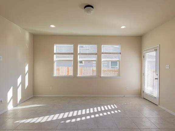 Building Photo - 229 Gray Wolf Dr