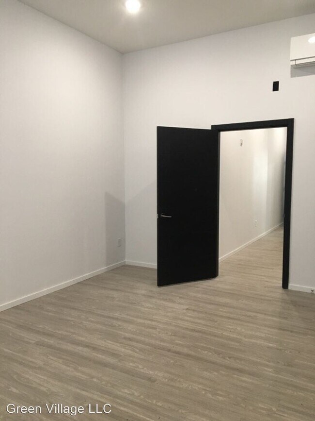 Foto del edificio - 5512 17th Ave NW