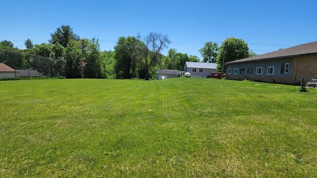 Foto del edificio - 311 Division St