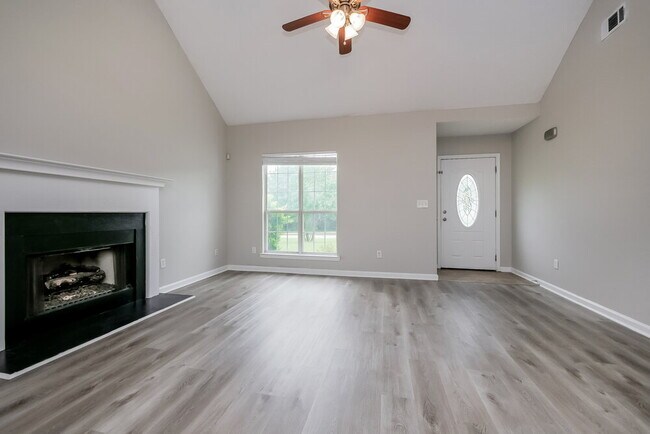 Foto del edificio - 101 Floresta Dr