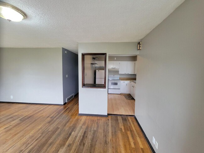 Foto del edificio - 3 bedroom 1 bath