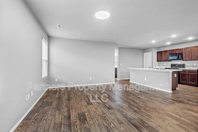 Building Photo - 236 E Anabranch Ct