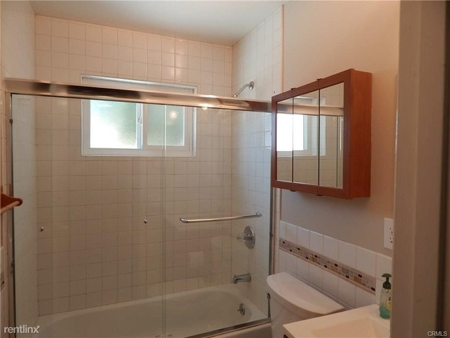 Building Photo - 4 br, 2 bath House - 20120 Diehl St