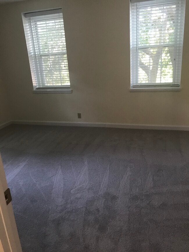 Bedroom 1 - 2818 S Abingdon St
