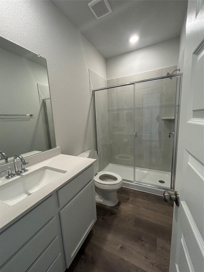 Building Photo - 2423 Ekvall Dr