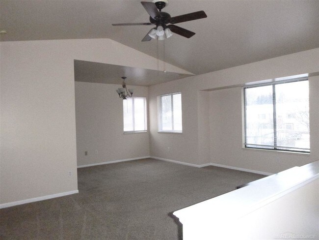 Building Photo - 27665 Harrison Woods Ln