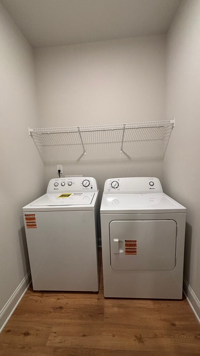 Building Photo - 4817 Victoria Ave