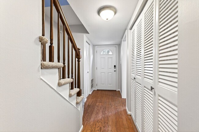 Building Photo - Raleigh Living: Spacious 3BR Townhome in Spring Garden!