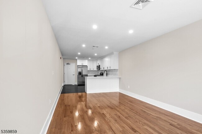 Building Photo - 162 Closter Dock Rd