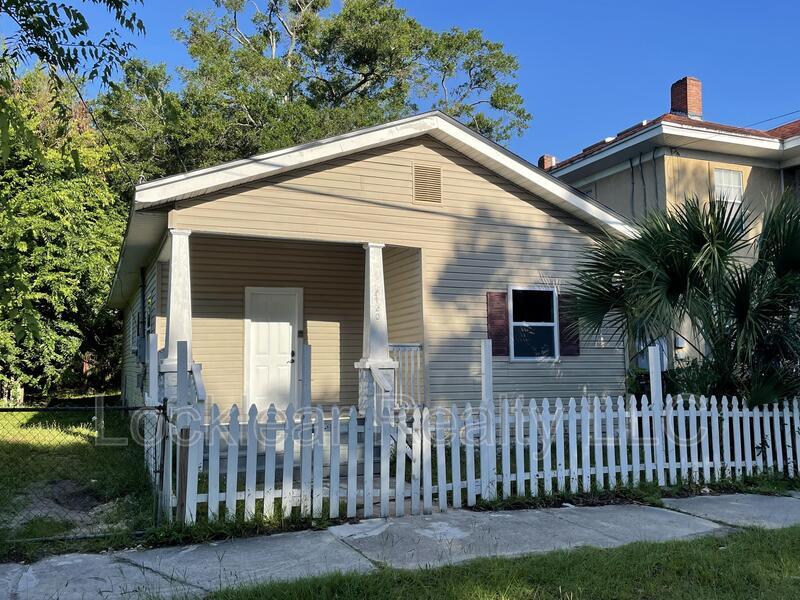 Foto principal - 2120 N Davis St