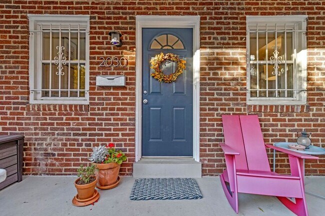 Foto del edificio - 2030 E St NE