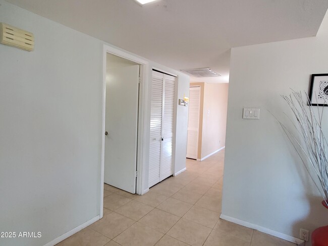 Foto del edificio - 4404 S McAllister Ave