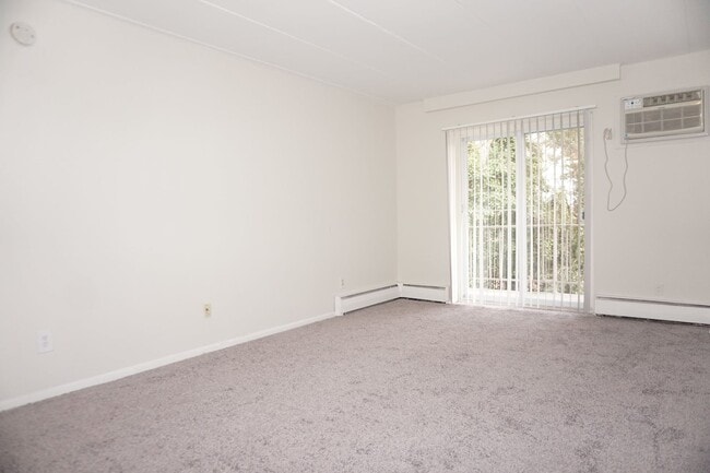 Interior Photo - Bishop Hill Apartments