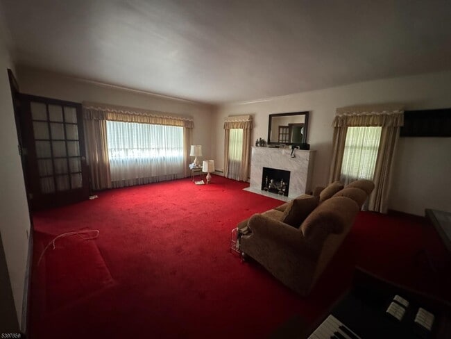 Foto del edificio - 124 Colfax Ave