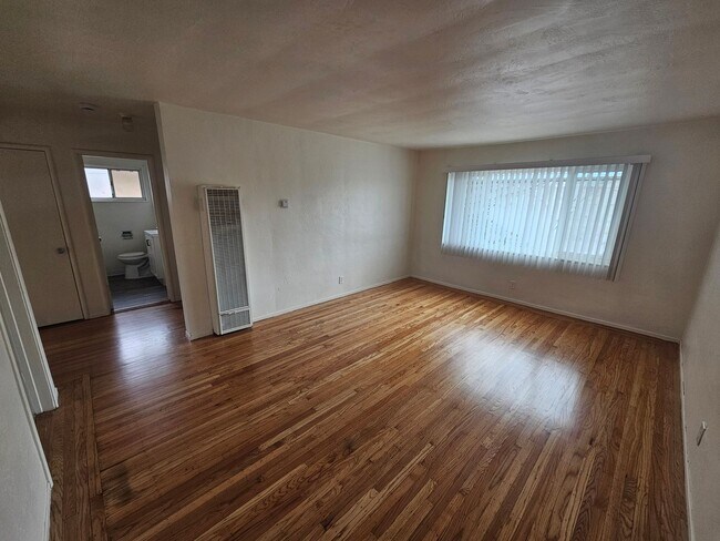 Foto del edificio - Cozy 2-Bed Oakland Apartment: San Leandro ...