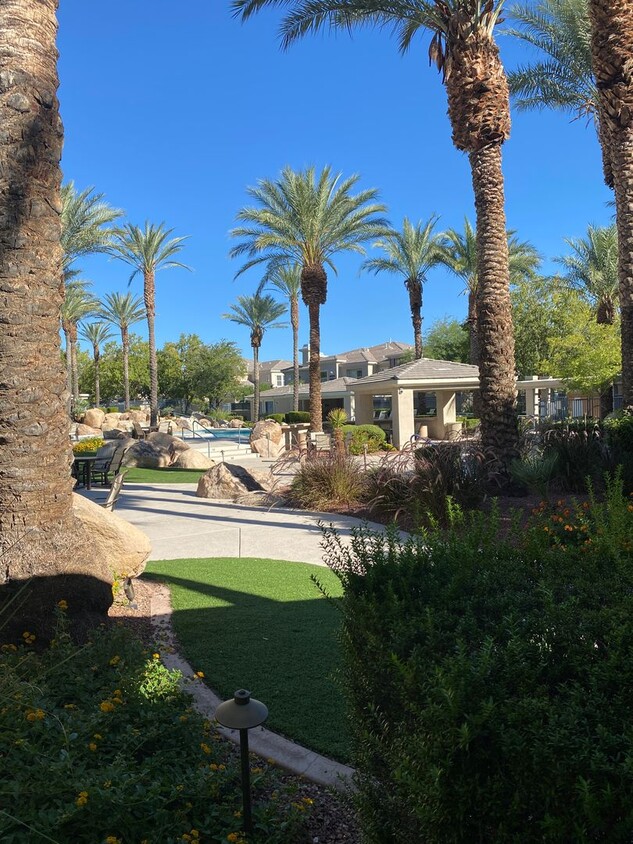 Foto principal - Fabulous Gated Community Near Summerlin