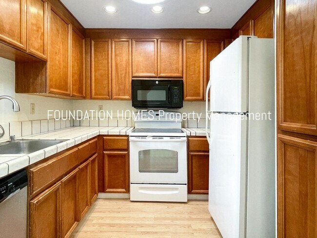 Building Photo - 2 br, 2 bath House - 122 Sandpiper Court
