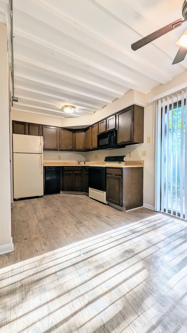 Building Photo - Two Bedroom Apartment in Portage