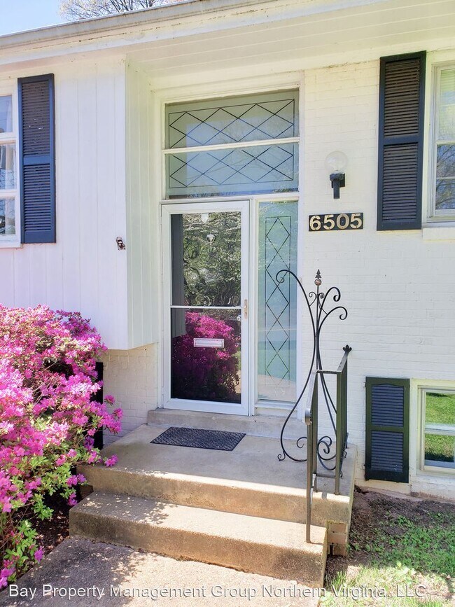Foto del edificio - 4 br, 3 bath House - 6505 OLD CHESTERBROOK...