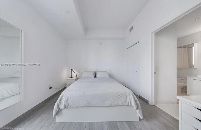 Foto del edificio - 151 SE 1st St