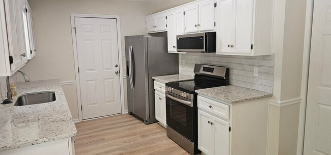 Building Photo - 3522 Barker Dr