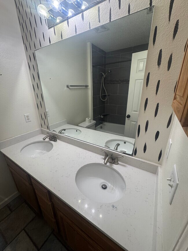 Foto del edificio - 1604 Parkview Pl
