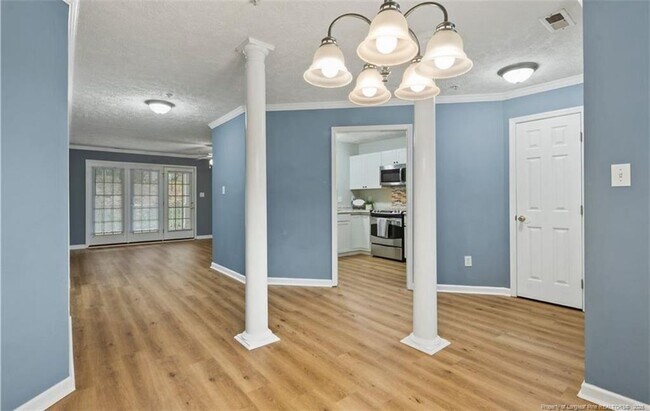 Foto del edificio - 331 Bubble Creek Ct