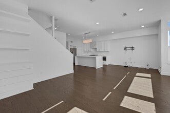 Building Photo - 1405 Sylvester Rd