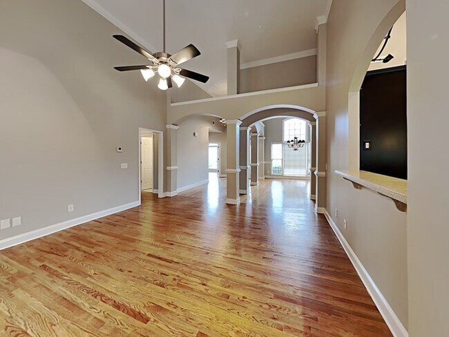 Foto del edificio - 1350 Lamont Cir