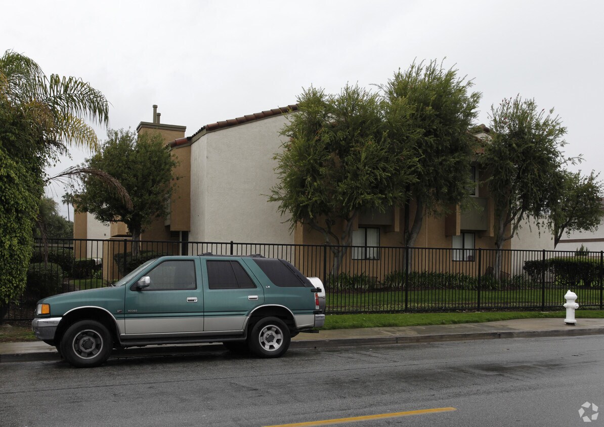 Foto del edificio - 2015 Pomona Ave