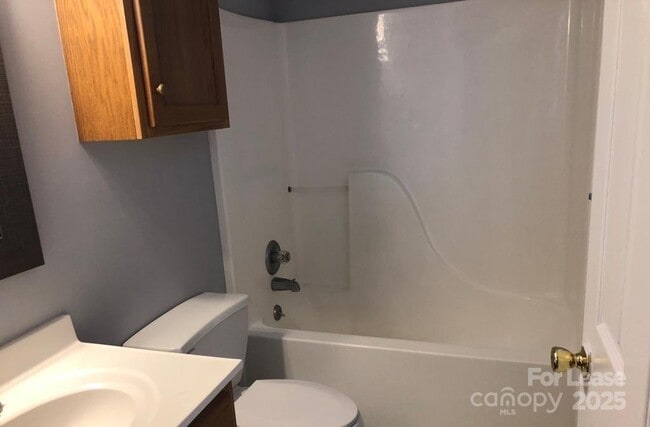 Foto del edificio - 1020 Ashford St