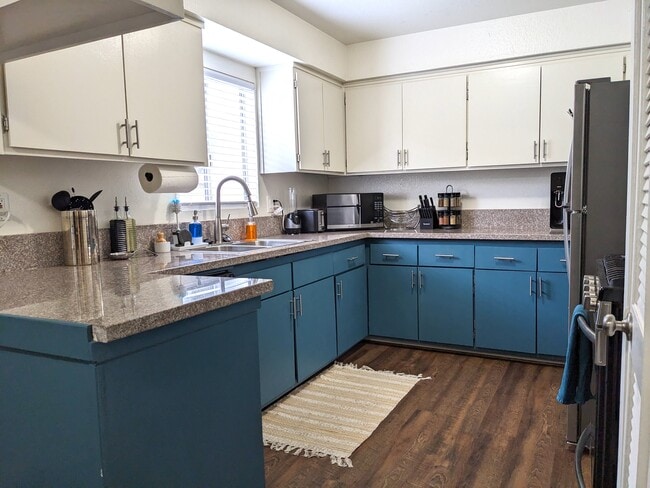 Kitchen - 1634 W 104th St