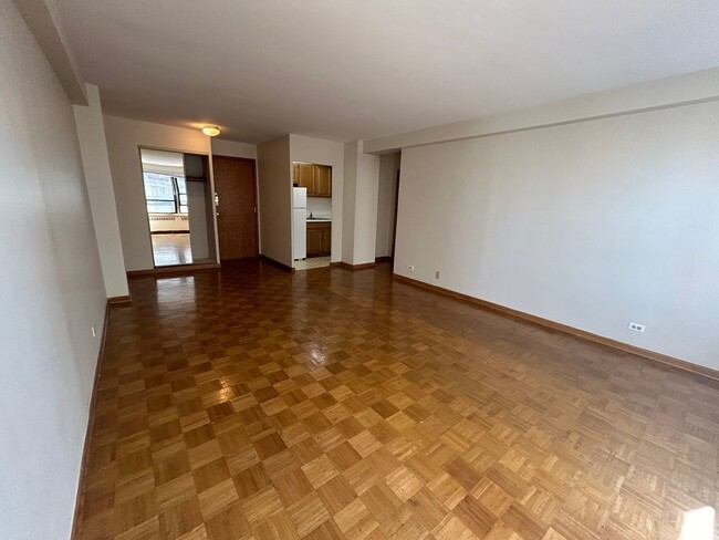 Foto del edificio - 4180 N Marine Dr