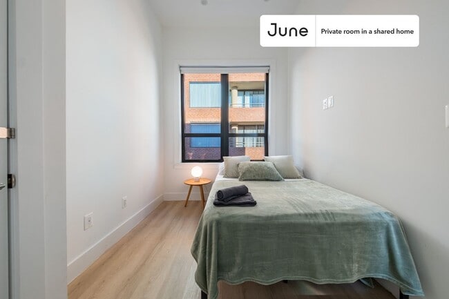 Building Photo - Room in Shared 4 bed/2 bath home in Dupont Circle