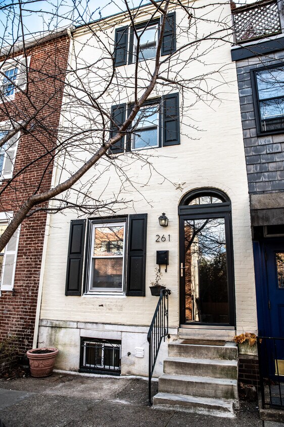 Front entrance - 261 S 24th St