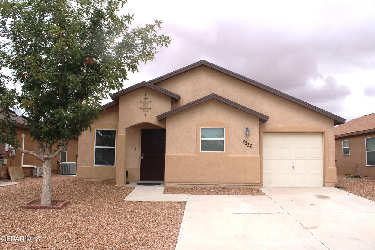 Foto principal - 2236 Sparrow Point St