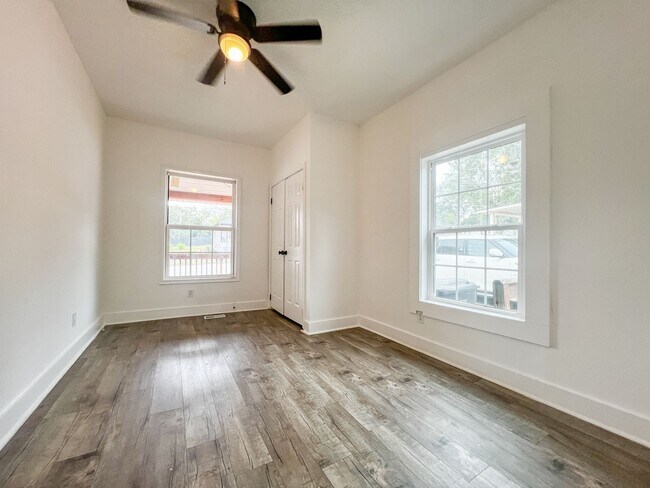 Building Photo - Spacious 3BR Home Near Judson Mill and Dow...