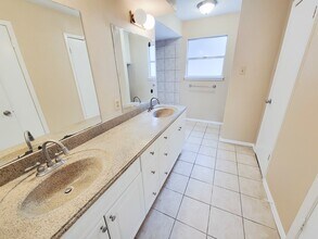 Building Photo - 2710 Quail Creek Dr