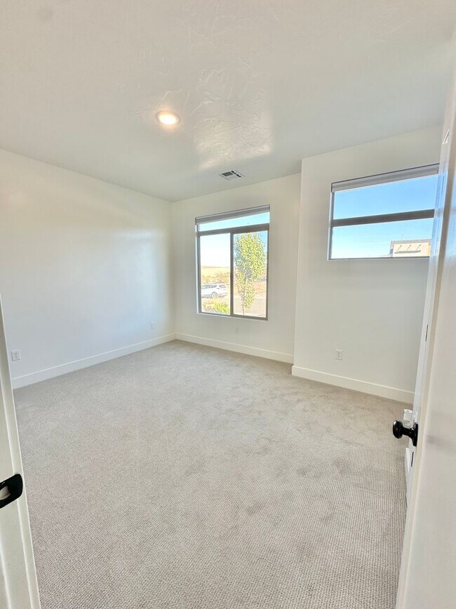 Building Photo - Beautiful 3 bed 2 bath Home!