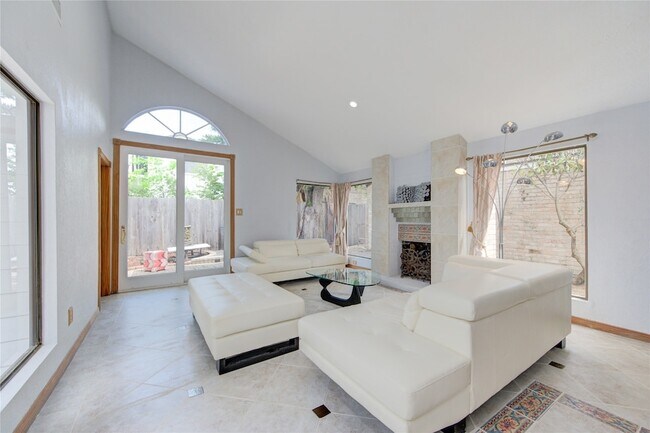 Building Photo - 14214 Woodnook Dr