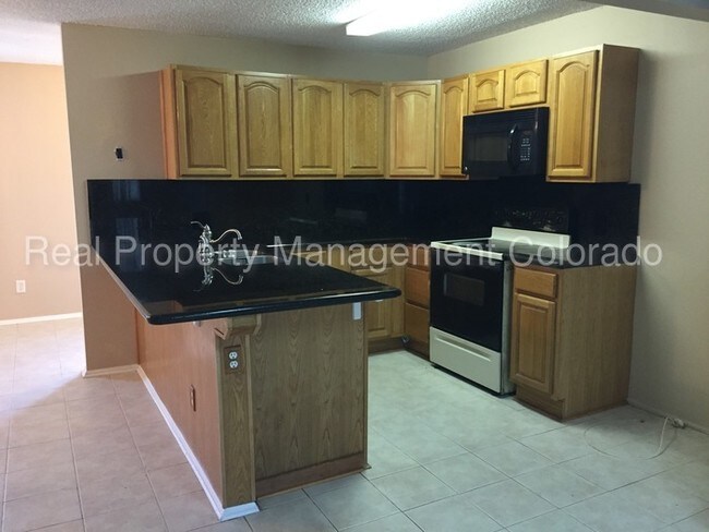 Foto del edificio - Beautiful Townhome in Stoneridge Park