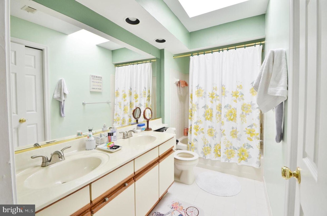Foto principal - 8398 Sand Cherry Ln