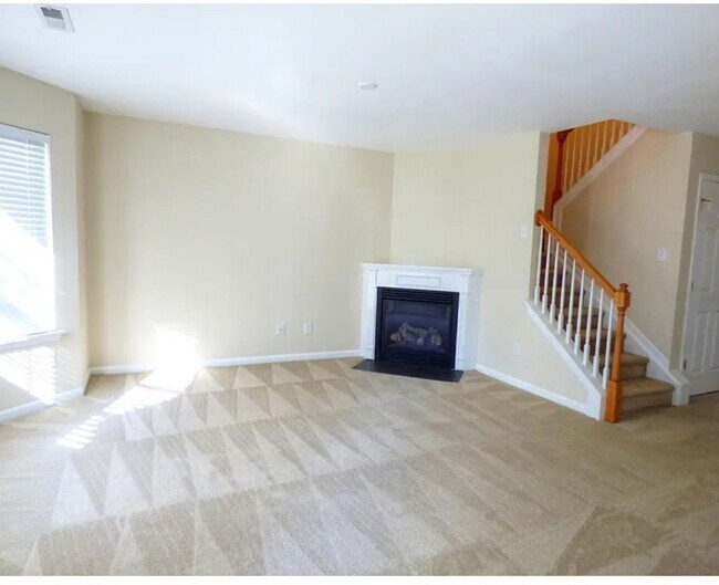 Foto del edificio - Charming 2BR Townhome in Charlotte