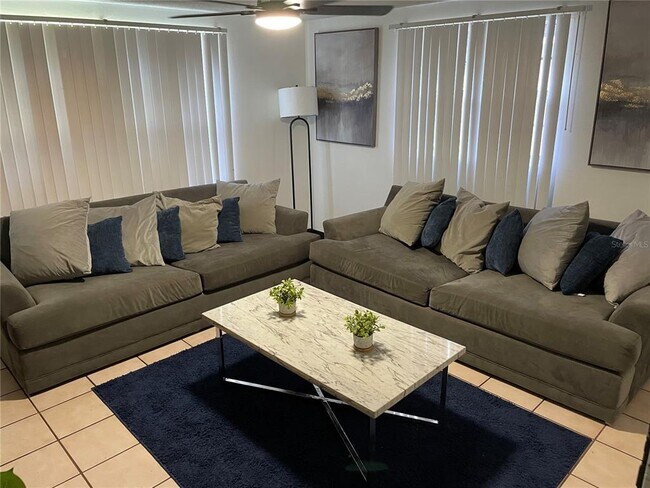 Foto del edificio - 2038 Alderman Rd