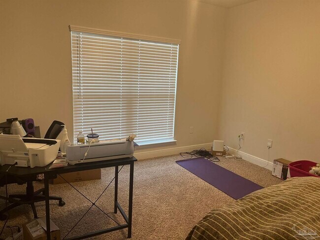 Foto del edificio - 7943 Burnside Lp