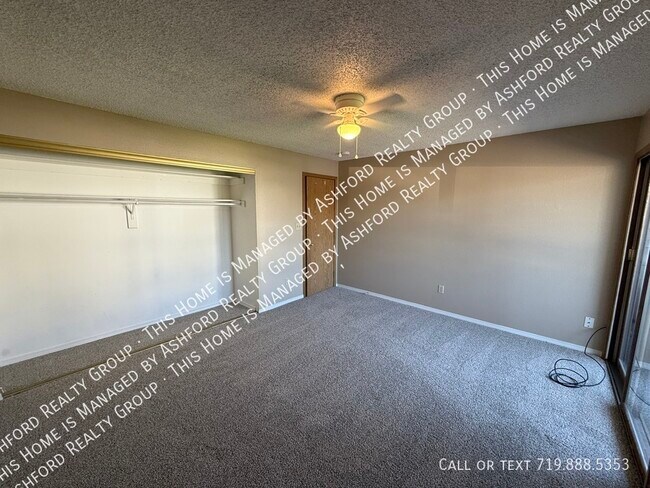Foto del edificio - 1238 Firefly Cir