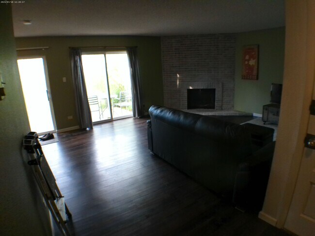 Sala de estar - 3345 S Monaco Pky