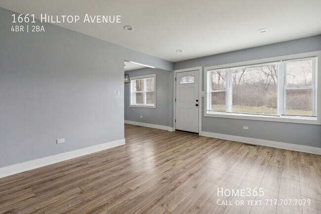 Building Photo - Charmy Single-Family Home at Chicago Heights