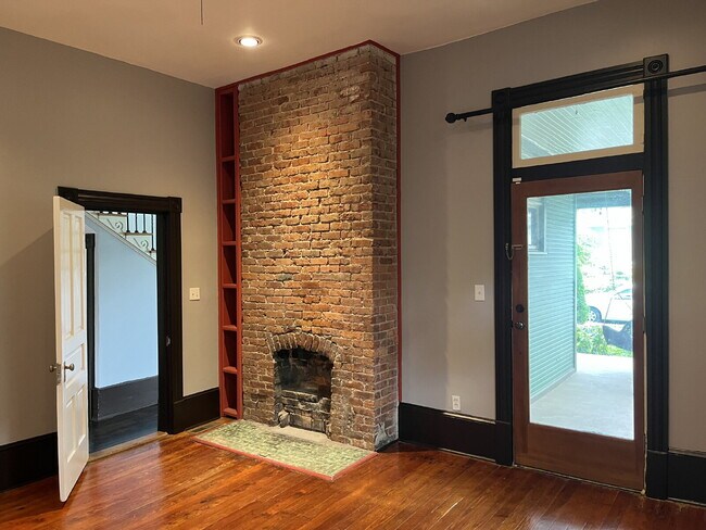 Foto del edificio - Charming East Nashville home with fenced yard!