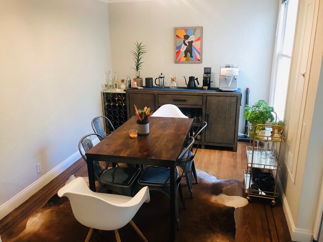 Foto principal - 2366 Francisco St